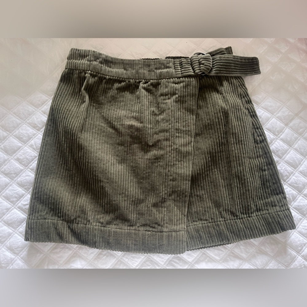 Small - military green mini skirt
